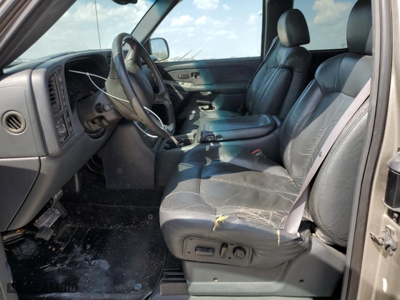 2000 Chevrolet Silverado 2500 LS with VIN 1GCGK29U8YE356723, listed as a Copart auction lot 64437364 with 168,138 mi miles and Salvage Title. Bid and sale history available at carsss.com. Image 7.