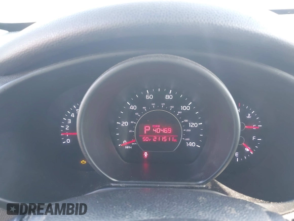 2015 Kia Soul with VIN KNDJN2A25F7807888, listed as a IAAI auction lot 41801637 with 211,511 mi miles. Bid and sale history available at carsss.com. Image 7.