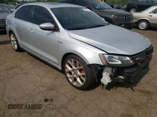 2014 Volkswagen Jetta GLI Autobahn with VIN 3VW5T7AJ3EM335493, listed as a Copart auction lot 58985565 with 178,150 mi miles and Salvage title. Bid and sale history available at DreamBid. Image 4.