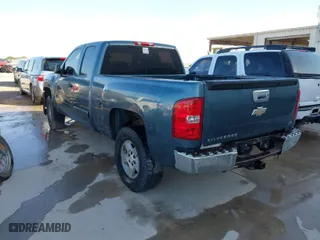 2008 Chevrolet Silverado 1500 Work Truck with VIN 1GCEC19C98Z329187, listed as a IAAI auction lot 41995593 with 139,172 mi miles. Bid and sale history available at carsss.com. Image 3.