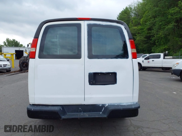 2013 Chevrolet Express Cargo z VIN 1GCSGAFX2D1162792, wystawiony jako IAAI lot #42610323 z przebiegiem 199 876 mil mil oraz . Historia ofert i sprzedaży dostępna na DreamBid. Obrazek 17.
