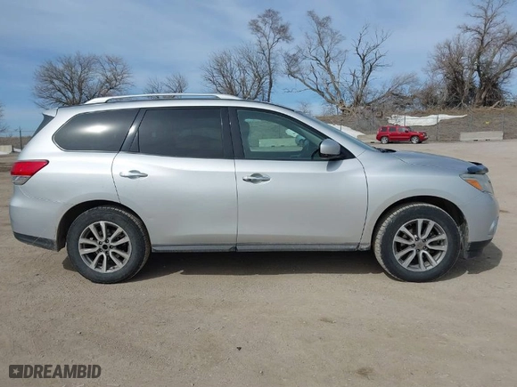 2015 Nissan Pathfinder SV with VIN 5N1AR2MM5FC671055, listed as a IAAI auction lot 41764397 with 157,001 mi miles. Bid and sale history available at carsss.com. Image 13.