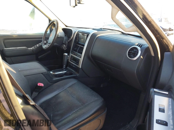 2006 Mercury Mountaineer Luxury with VIN 4M2EU47E56UJ21590, listed as a IAAI auction lot 41328194 with 216,508 mi miles. Bid and sale history available at carsss.com. Image 5.