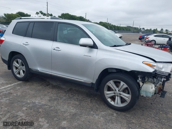 2012 Toyota Highlander Limited with VIN 5TDYK3EH6CS068298, listed as a IAAI auction lot 41407134 with 114,713 mi miles. Bid and sale history available at carsss.com. Image 1.