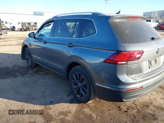 2022 Volkswagen Tiguan SE with VIN 3VV3B7AX6NM037247, listed as a IAAI auction lot 41644680 with 47,048 mi miles and . Bid and sale history available at DreamBid. Image 3.