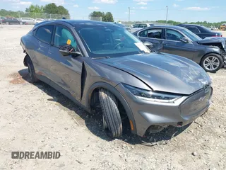 2021 Ford Mustang Mach-E Select с VIN 3FMTK1SSXMMA25207, выставлен на аукционе IAAI как лот 42209332 с пробегом Не указан миль и . История ставок и продаж доступна на DreamBid. Изображение 1.