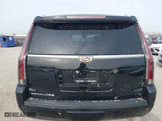 2019 Cadillac Escalade Luxury with VIN 1GYS3BKJ3KR254991, listed as a IAAI auction lot 41728759 with 65,267 mi miles. Bid and sale history available at carsss.com. Image 16.
