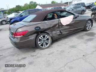 2014 Mercedes-Benz E-Class E 350 with VIN WDDKK5KF9EF242085, listed as a IAAI auction lot 41876938 with 75,760 mi miles. Bid and sale history available at carsss.com. Image 4.