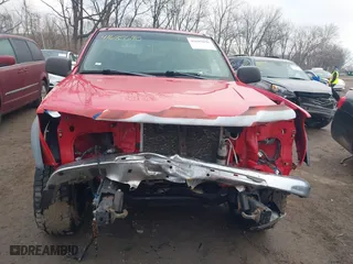 2005 Chevrolet Colorado 1SF LS Z71 with VIN 1GCDT136358265714, listed as a IAAI auction lot 41685690 with 117,999 mi miles. Bid and sale history available at carsss.com. Image 12.