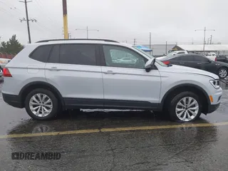 2018 Volkswagen Tiguan S z VIN 3VV1B7AX4JM121567, wystawiony jako IAAI lot #41581113 z przebiegiem Nie podano mil oraz . Historia ofert i sprzedaży dostępna na DreamBid. Obrazek 13.