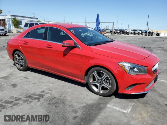 2019 Mercedes-Benz CLA 250 z VIN WDDSJ4EB7KN725677, wystawiony jako Copart lot #52457985 z przebiegiem 62 553 mil mil oraz Szkoda całkowita • Salvage title. Historia ofert i sprzedaży dostępna na DreamBid. Obrazek 4.