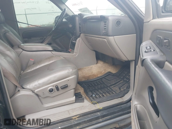2003 Chevrolet Tahoe LT with VIN 1GNEK13Z33R178654, listed as a IAAI auction lot 41450065 with 289,442 mi miles. Bid and sale history available at carsss.com. Image 5.