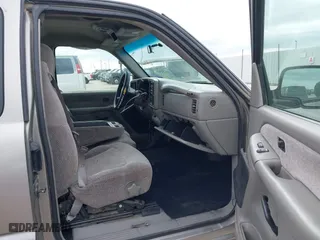 1999 Chevrolet Silverado 1500 LS with VIN 2GCEC19W4X1257221, listed as a IAAI auction lot 41250363 with 1 mi miles. Bid and sale history available at carsss.com. Image 5.