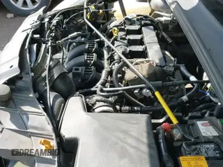 2014 Ford Focus Titanium z VIN 1FADP3N29EL438598, wystawiony jako IAAI lot #43374118 z przebiegiem 110 255 mil mil oraz . Historia ofert i sprzedaży dostępna na DreamBid. Obrazek 16.