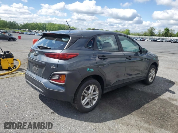 2021 Hyundai Kona SE z VIN KM8K1CAA2MU646536, wystawiony jako Copart lot #55553755 z przebiegiem 36 167 mil mil oraz Szkoda całkowita • Salvage title. Historia ofert i sprzedaży dostępna na DreamBid. Obrazek 3.