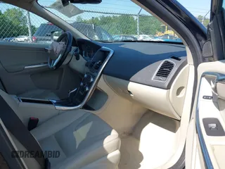 2016 Volvo XC60 T5 Drive-E Premier с VIN YV440MDK3G2785324, выставлен на аукционе IAAI как лот 42215803 с пробегом 62 184 миль миль и . История ставок и продаж доступна на DreamBid. Изображение 5.