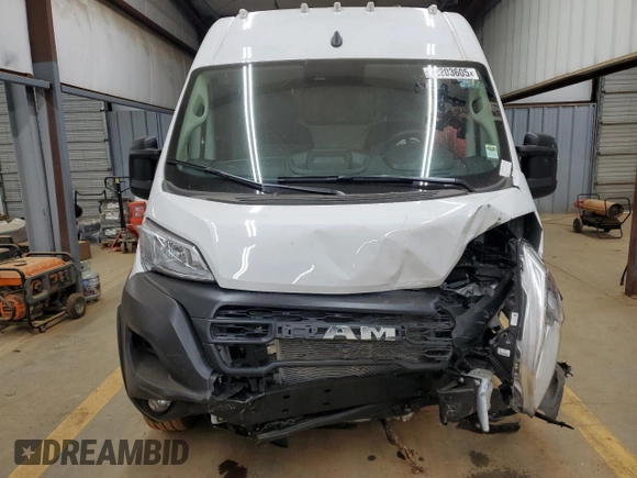2024 Ram ProMaster Cargo Tradesman with VIN 3C6LRVDG7RE140047, listed as a Copart auction lot 42203605 with 6,015 mi miles and Salvage Title. Bid and sale history available at DreamBid. Image 5.