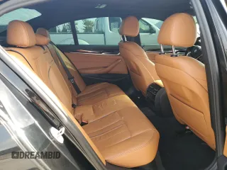 2017 BMW 5 Series 530i z VIN WBAJA5C34HG456328, wystawiony jako Copart lot #60227685 z przebiegiem 121 615 mil mil oraz Czysty tytuł • Clean title. Historia ofert i sprzedaży dostępna na DreamBid. Obrazek 10.