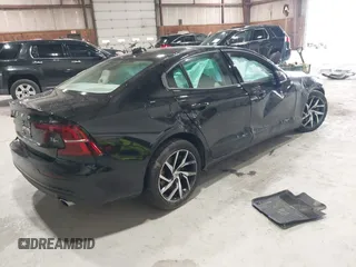 2020 Volvo S60 Momentum z VIN 7JRA22TK2LG037409, wystawiony jako IAAI lot #42201191 z przebiegiem 38 248 mil mil oraz . Historia ofert i sprzedaży dostępna na DreamBid. Obrazek 4.