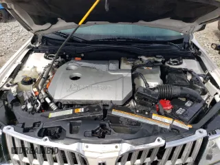 2012 Lincoln MKZ Hybrid with VIN 3LNDL2L30CR828740, listed as a Copart auction lot 42733455 with 205,479 mi miles and Non Repairable. Bid and sale history available at DreamBid. Image 11.