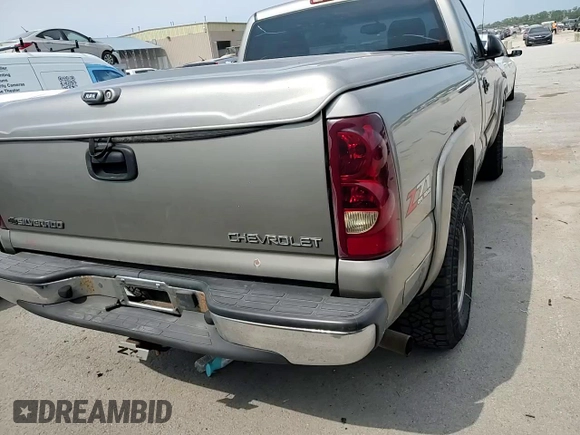 2003 Chevrolet Silverado 1500 LS with VIN 1GCEK14V23Z186300, listed as a Copart auction lot 65551504 with 271,566 mi miles and Salvage Title. Bid and sale history available at DreamBid. Image 11.