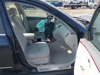 2007 Hyundai Azera GLS with VIN KMHFC46D27A222526, listed as a IAAI auction lot 41222828 with 178,845 mi miles. Bid and sale history available at carsss.com. Image 5.