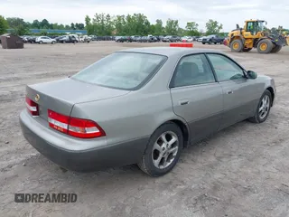 2001 Lexus ES 300 с VIN JT8BF28G910332295, выставлен на аукционе IAAI как лот 42534512 с пробегом 118 915 миль миль и . История ставок и продаж доступна на DreamBid. Изображение 4.