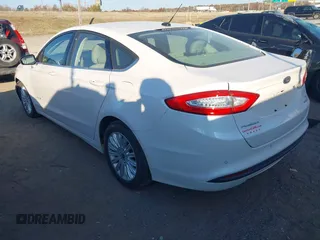 2013 Ford Fusion SE Hybrid with VIN 3FA6P0LU9DR375403, listed as a IAAI auction lot 40995125 with 132,583 mi miles. Bid and sale history available at carsss.com. Image 3.