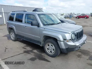 2015 Jeep Patriot Sport with VIN 1C4NJRBB1FD269387, listed as a IAAI auction lot 42111334 with 175,512 mi miles and . Bid and sale history available at carsss.com. Image 1.