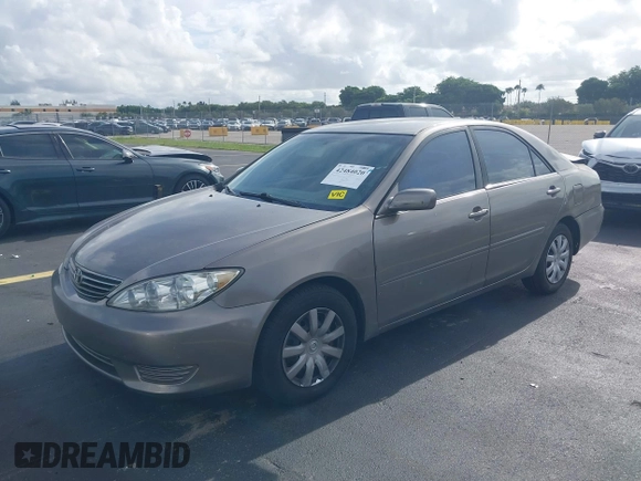 2006 Toyota Camry STD z VIN 4T1BE32K96U719755, wystawiony jako IAAI lot #42484020 z przebiegiem 155 910 mil mil oraz . Historia ofert i sprzedaży dostępna na DreamBid. Obrazek 17.