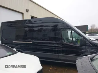 2022 Ford Transit Cargo z VIN 1FTBR3U85NKA64644, wystawiony jako IAAI lot #41006811 z przebiegiem 101 658 mil mil oraz . Historia ofert i sprzedaży dostępna na DreamBid. Obrazek 14.