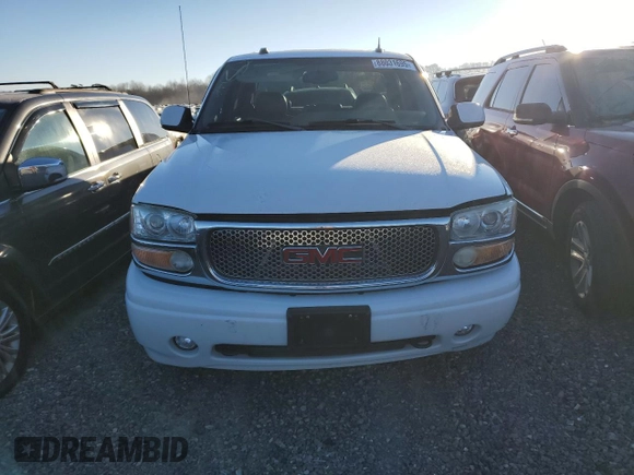 2005 GMC Sierra Denali z VIN 2GTEK63N051284302, wystawiony jako Copart lot #88031695 z przebiegiem 150 006 mil mil oraz Szkody całkowita. Historia ofert i sprzedaży dostępna na DreamBid. Obrazek 5.
