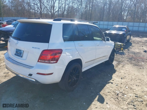2014 Mercedes-Benz GLK-Class GLK 250 BlueTEC with VIN WDCGG0EB5EG316507, listed as a IAAI auction lot 41341696 with 117,885 mi miles. Bid and sale history available at carsss.com. Image 4.