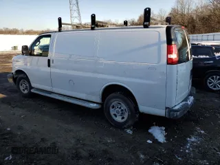 2017 GMC Savana Cargo Van with VIN 1GTW7AFF4H1913275, listed as a Copart auction lot 88629025 with 0 mi miles and Salvage Title. Bid and sale history available at carsss.com. Image 2.