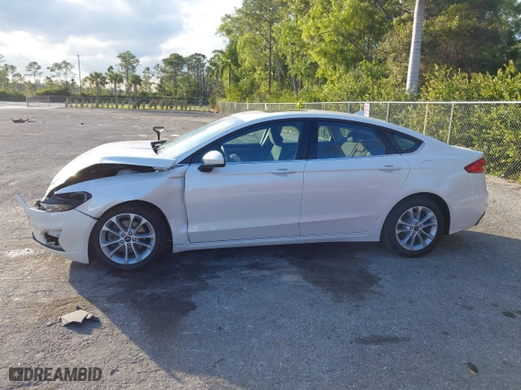 2020 Ford Fusion Hybrid SE with VIN 3FA6P0LU6LR184925, listed as a IAAI auction lot 41328622 with 40,412 mi miles. Bid and sale history available at carsss.com. Image 15.