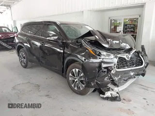 2021 Toyota Highlander XLE with VIN 5TDGZRAH7MS058543, listed as a IAAI auction lot 42537761 with 41,693 mi miles and . Bid and sale history available at DreamBid. Image 1.
