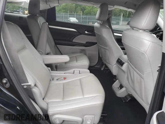 2019 Toyota Highlander SE z VIN 5TDJZRFH8KS613995, wystawiony jako Copart lot #57644135 z przebiegiem 110 326 mil mil oraz Szkoda całkowita • Salvage title. Historia ofert i sprzedaży dostępna na DreamBid. Obrazek 11.