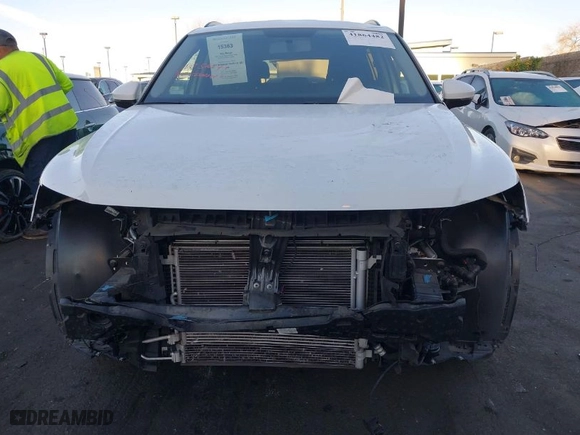 2019 Volkswagen Tiguan S with VIN 3VV1B7AX4KM009210, listed as a IAAI auction lot 41864482 with 47,987 mi miles. Bid and sale history available at carsss.com. Image 13.