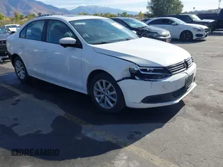 2012 Volkswagen Jetta Sedan SE w/Convenience with VIN 3VWDX7AJ7CM377081, listed as a IAAI auction lot 40756653 with 120,019 mi miles. Bid and sale history available at carsss.com. Image 1.