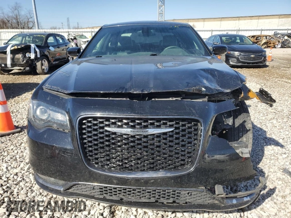 2016 Chrysler 300 S with VIN 2C3CCAGG8GH304863, listed as a Copart auction lot 49306765 with 118,452 mi miles and Salvage Title. Bid and sale history available at DreamBid. Image 5.