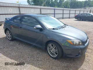 2010 Scion tC z VIN JTKDE3B71A0307038, wystawiony jako IAAI lot #39720503 z przebiegiem 133 853 mil mil oraz . Historia ofert i sprzedaży dostępna na DreamBid. Obrazek 1.