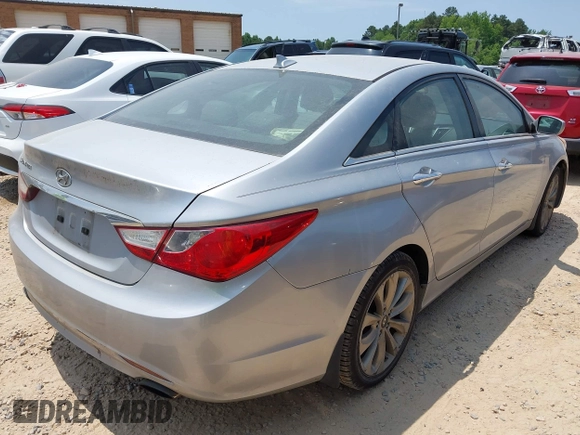 2012 Hyundai Sonata Limited z VIN 5NPEC4AC9CH354782, wystawiony jako IAAI lot #42416670 z przebiegiem 131 636 mil mil oraz . Historia ofert i sprzedaży dostępna na DreamBid. Obrazek 4.