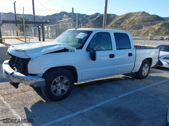 2006 Chevrolet Silverado 1500 LT1 with VIN 2GCEC13TX61114030, listed as a IAAI auction lot 41805974 with 300,118 mi miles. Bid and sale history available at carsss.com. Image 15.