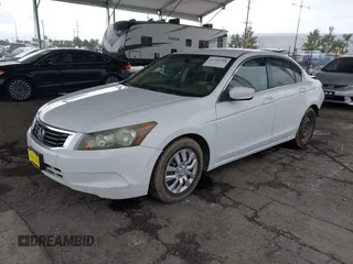 2008 Honda Accord LX z VIN 1HGCP26318A106812, wystawiony jako IAAI lot #41741788 z przebiegiem 117 140 mil mil oraz . Historia ofert i sprzedaży dostępna na DreamBid. Obrazek 2.