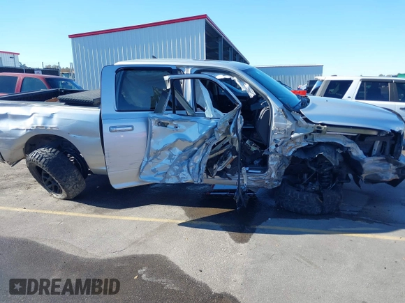 2018 Ram 1500 Night z VIN 1C6RR7MT1JS262536, wystawiony jako IAAI lot #41184477 z przebiegiem 105 008 mil mil oraz . Historia ofert i sprzedaży dostępna na DreamBid. Obrazek 12.