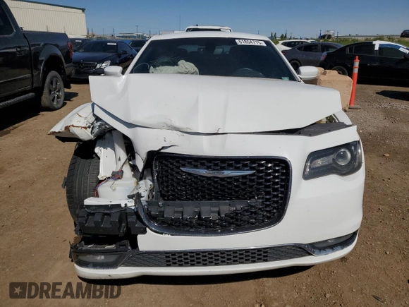 2016 Chrysler 300 S z VIN 2C3CCABG5GH324866, wystawiony jako Copart lot #61854715 z przebiegiem 160 249 mil mil oraz Szkoda całkowita • Salvage title. Historia ofert i sprzedaży dostępna na DreamBid. Obrazek 5.
