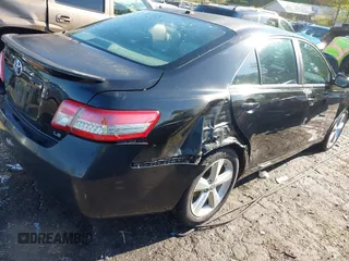 2011 Toyota Camry LE z VIN 4T1BF3EK0BU178887, wystawiony jako IAAI lot #41986695 z przebiegiem 241 360 mil mil oraz . Historia ofert i sprzedaży dostępna na DreamBid. Obrazek 4.