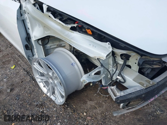 2022 Tesla Model Y Long Range z VIN 7SAYGDEE0NF435252, wystawiony jako IAAI lot #41449612 z przebiegiem 48 671 mil mil oraz . Historia ofert i sprzedaży dostępna na DreamBid. Obrazek 6.