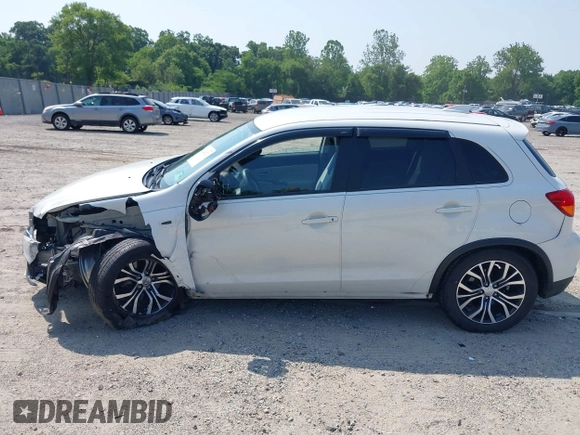 2018 Mitsubishi Outlander ES z VIN JA4AP3AU9JU023316, wystawiony jako IAAI lot #42496213 z przebiegiem 24 772 mil mil oraz . Historia ofert i sprzedaży dostępna na DreamBid. Obrazek 14.