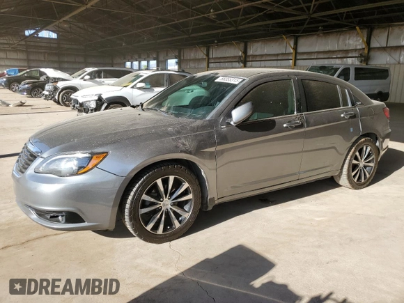 2012 Chrysler 200 Touring z VIN 1C3CCBBG7CN301144, wystawiony jako Copart lot #58355315 z przebiegiem 147 800 mil mil oraz Czysty tytuł • Clean title. Historia ofert i sprzedaży dostępna na DreamBid. Obrazek 1.
